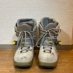 中古　ワンタッチスノーボード・ブーツ　キスマークの画像