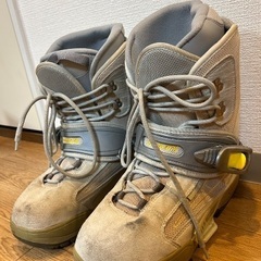 中古　ワンタッチスノーボード・ブーツ　キスマークの画像