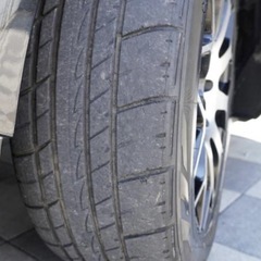 4本　ハイエース　アルミホイール　タイヤの画像