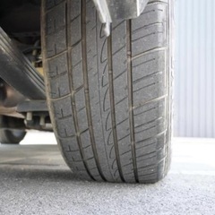 4本　ハイエース　アルミホイール　タイヤの画像