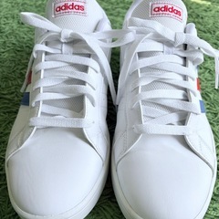 【美品✨】adidas ホワイトスニーカー 28cm メンズ👟 使用回数少なめ・清潔感ある人気モデル！の画像