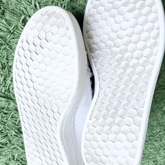 【美品✨】adidas ホワイトスニーカー 28cm メンズ👟 使用回数少なめ・清潔感ある人気モデル！の画像