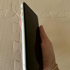 iPhone XR 64GB（モデル番号: MT032J/A）の画像