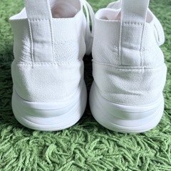 👟【美品✨】ホワイトスニーカー 28cm🤍室内使用のみ・真っ白で清潔感抜群！の画像