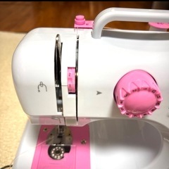 新品未使用　実用　コンパクト　ミシン　ピンクカラーの画像