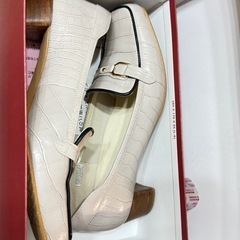 ⭐︎一度使用の美品⭐︎ REGAL クロコパンプスの画像