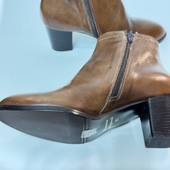 一度使用の美品　Le Talon ショートブーツ ブラウンの画像