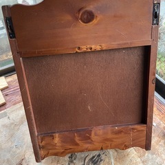 壁掛け　扉付き　小物入れ　BOXティッシュも入りますの画像