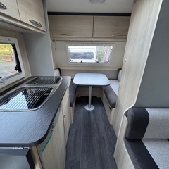 キャンピングトレーラーの画像