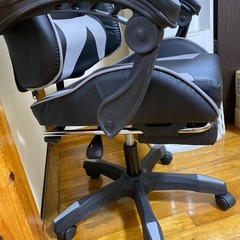 ゲーミングイス
の画像