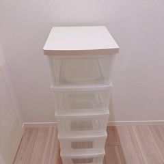 チェスト 5段 アイリスオーヤマ 収納ボックス 収納ケース 北欧 プラスチック 引き出し スリム 衣類収納 衣類収納ボックス おしゃれ 収納 隙間収納 すきま収納 洋服収納 洋服収納タンス 透明 キッチン ランドリー収納 ウッドトップチェスト の画像
