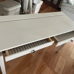 パソコンデスクの画像