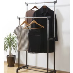 ハンガーラックの画像