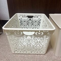 日本製　アイボリー　バスケット 2つセットの画像