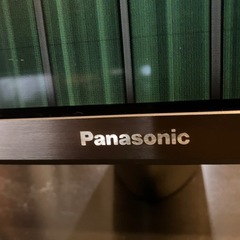 割れたテレビ Panasonic65V型の画像