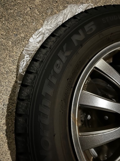 オートバックススタッドレスタイヤ145／80R13 ホイール付き4本セット　取り付けも可能