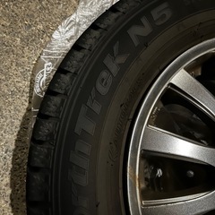 オートバックススタッドレスタイヤ145／80R13 ホイール付き4本セット　取り付けも可能の画像