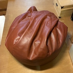 革のビーズソファの画像