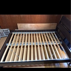 IKEA BEDFRAME QUEEN SIZEの画像