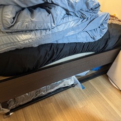 IKEA BEDFRAME QUEEN SIZEの画像