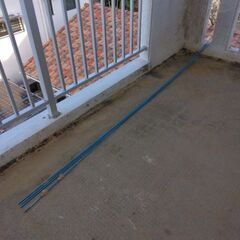 CAINZサンシェード2m×2mの2枚とスダレ9つと細棒4本の画像