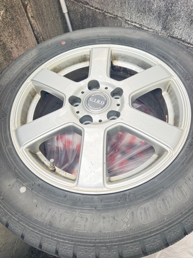 スタッドレスタイヤ