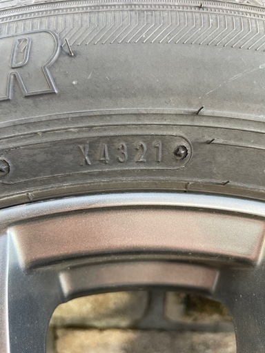 （取引中
）【美品】国産スタッドレスセット185/65R15　コンパクトカー