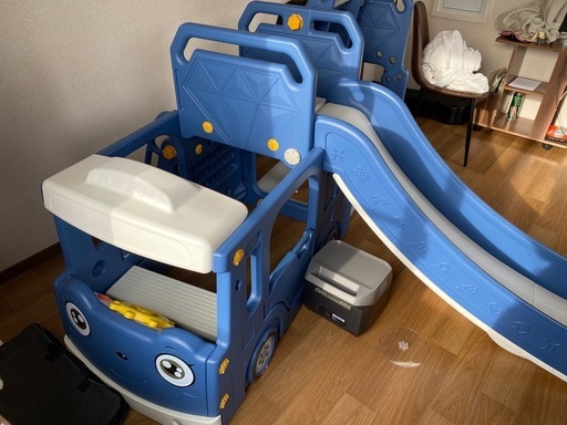 ブランコ、すべり台