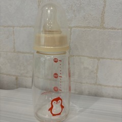 ガラス 哺乳瓶の画像