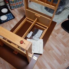 ニトリの伸縮ダイニングテーブル　天板キズありの画像