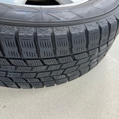 スノータイヤ　215/65R16の画像