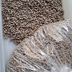 猫の砂 　木質ペレット 20 L　 黒色の画像