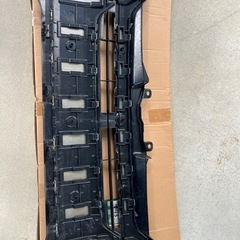 200系ハイエース 4型 標準グリル カスタムパーツの画像