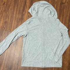 USED品 グレー フード付きジップアップパーカー レディースMサイズの画像