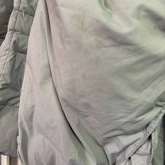 抱っこ紐まで覆えるダウンの画像