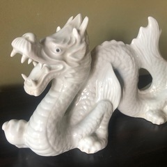 龍の置物の画像