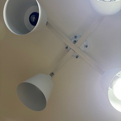 シーリングライト、電球4つ付きの画像