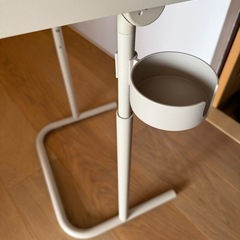 IKEA サイドテーブル　サイドデスク の画像
