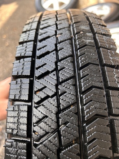 BLIZZAK VRX2 スタッドレスタイヤ　軽自動車用
