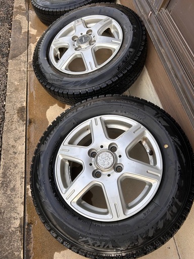 BLIZZAK VRX2 スタッドレスタイヤ　軽自動車用