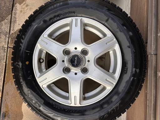 BLIZZAK VRX2 スタッドレスタイヤ　軽自動車用
