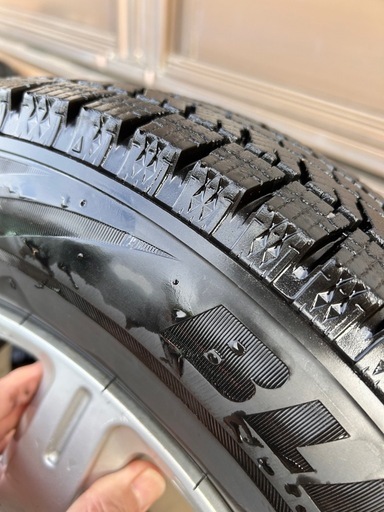 BLIZZAK VRX2 スタッドレスタイヤ　軽自動車用
