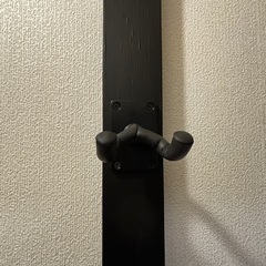 ギター壁掛け柱 全長約236cmの画像