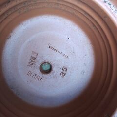 無料あげます 逗子 テラコッタ 植木鉢 36cm イタリア製 Made in Italy 木陽樹 アロエ 紫蘇 シソ DIY 畑 農園 ガーデン 盆栽 造園 緑化 庭いじり 菜園 野畑 プラントポット プランター グロスポット 緑黄色野菜 庭木 落葉樹 ガーデニング 農業 花 盆栽 移殖 シンボルツリー 外径 36cm 植物 樹木 花壇 花 家庭菜園 土いじり 観葉植物 栽培 の画像