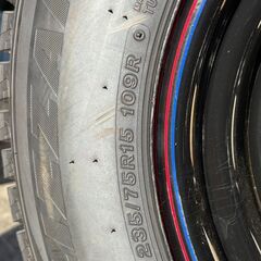 美品 JB74 シエラ 社外 鉄 PCD139.7 5穴 スタッドレス ブリジストン ブリザック　DM-V2 235/75R15 2021年製の画像