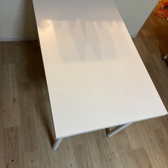 IKEA　テーブルの画像