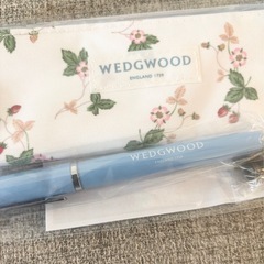 新品♪ウェッジウッド 美文字万年筆+ペンポーチセットの画像
