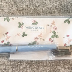 新品♪ウェッジウッド 美文字万年筆+ペンポーチセットの画像