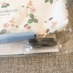 新品♪ウェッジウッド 美文字万年筆+ペンポーチセットの画像
