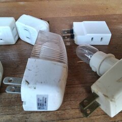 節電アダプター 2個口 スイッチ付き エルパ 耐雷サージ 省エネ 耐雷 屋内用 電源タップ 便利グッズ インテリア サージ付節電アダプタ 2P　個別スイッチ付 節電タップ 2個口 コンセント アダプタ 電源タップ 旅行 外出の画像